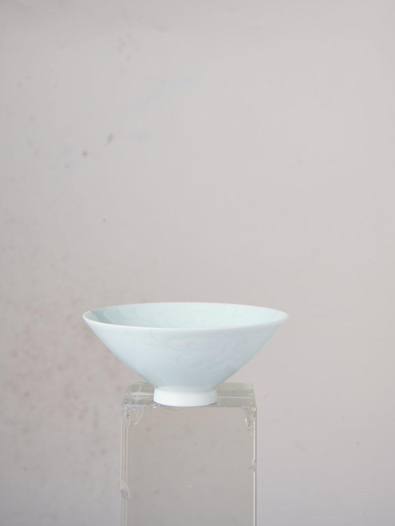 Celadon Glaze Auspicious Cloud Conical Cup - Image 3