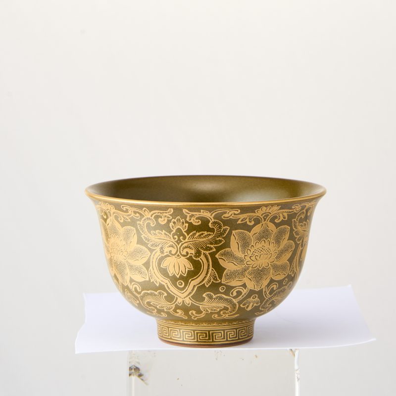Tea Powder Gold-painted Lotus Scroll Pressing Hand Cup