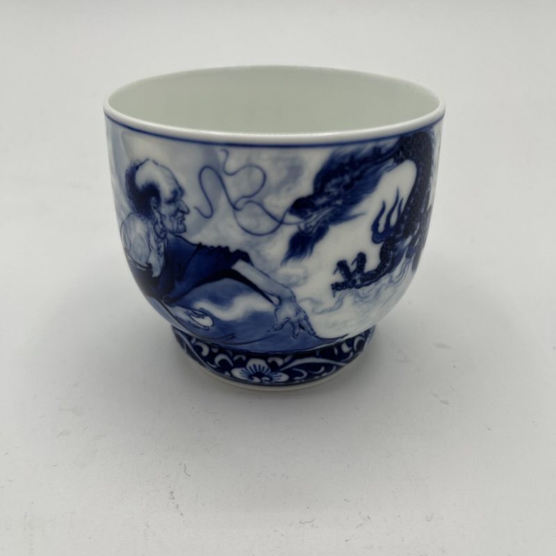Jingdezhen Hand-painted Dragon Subduing Cup