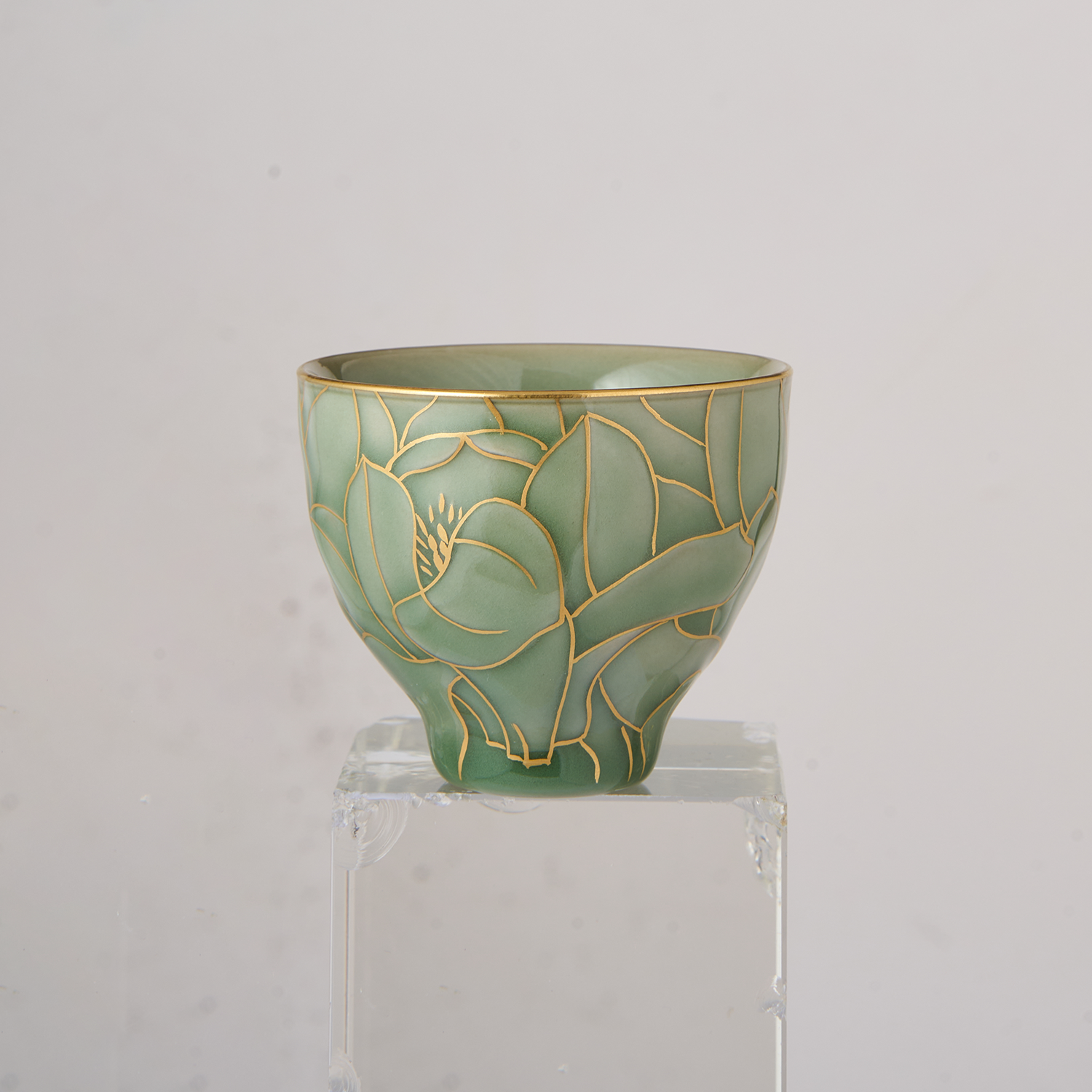 Plum Green Glaze Gold-painted Magnolia Cup