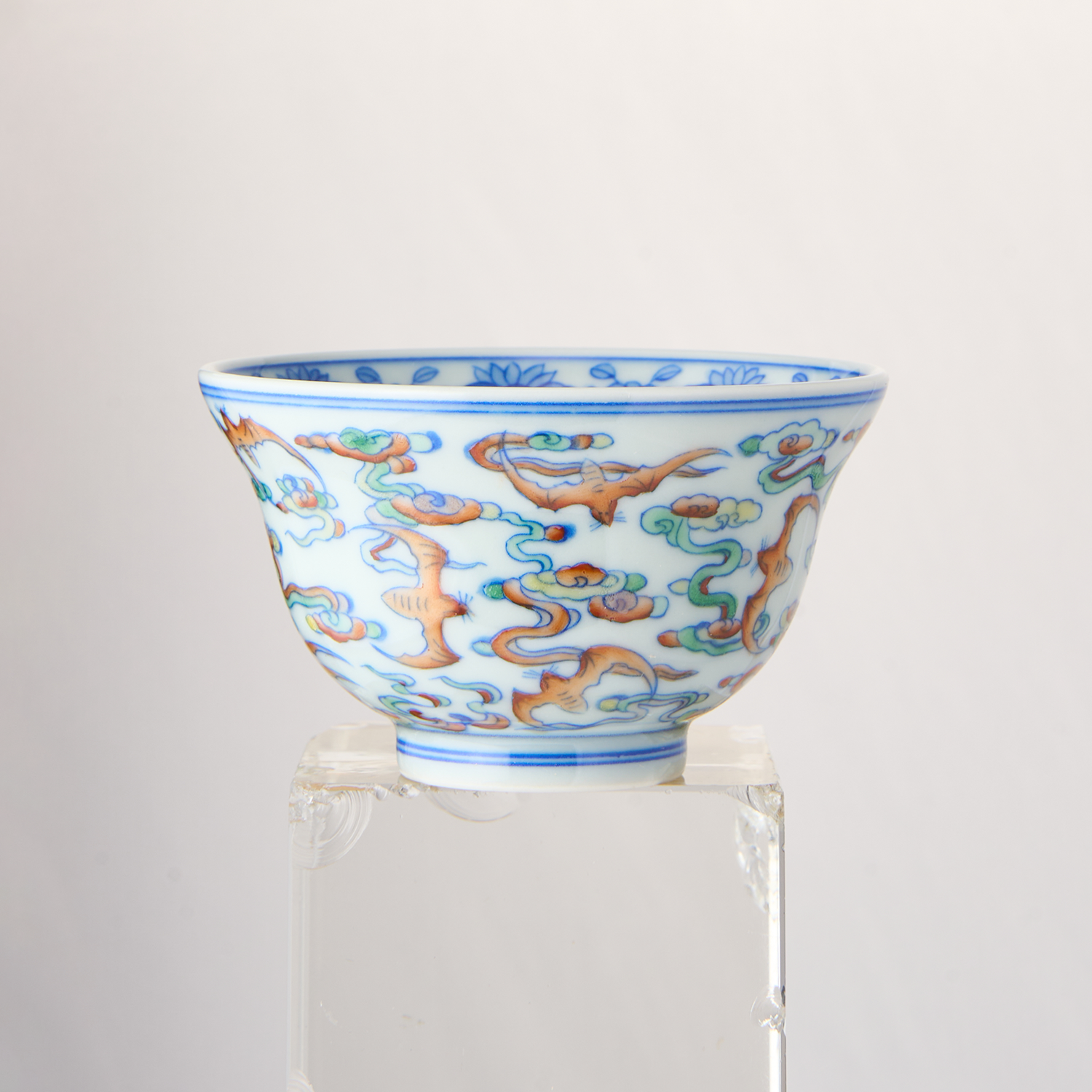 Doucai Bat Cloud Waist Cup