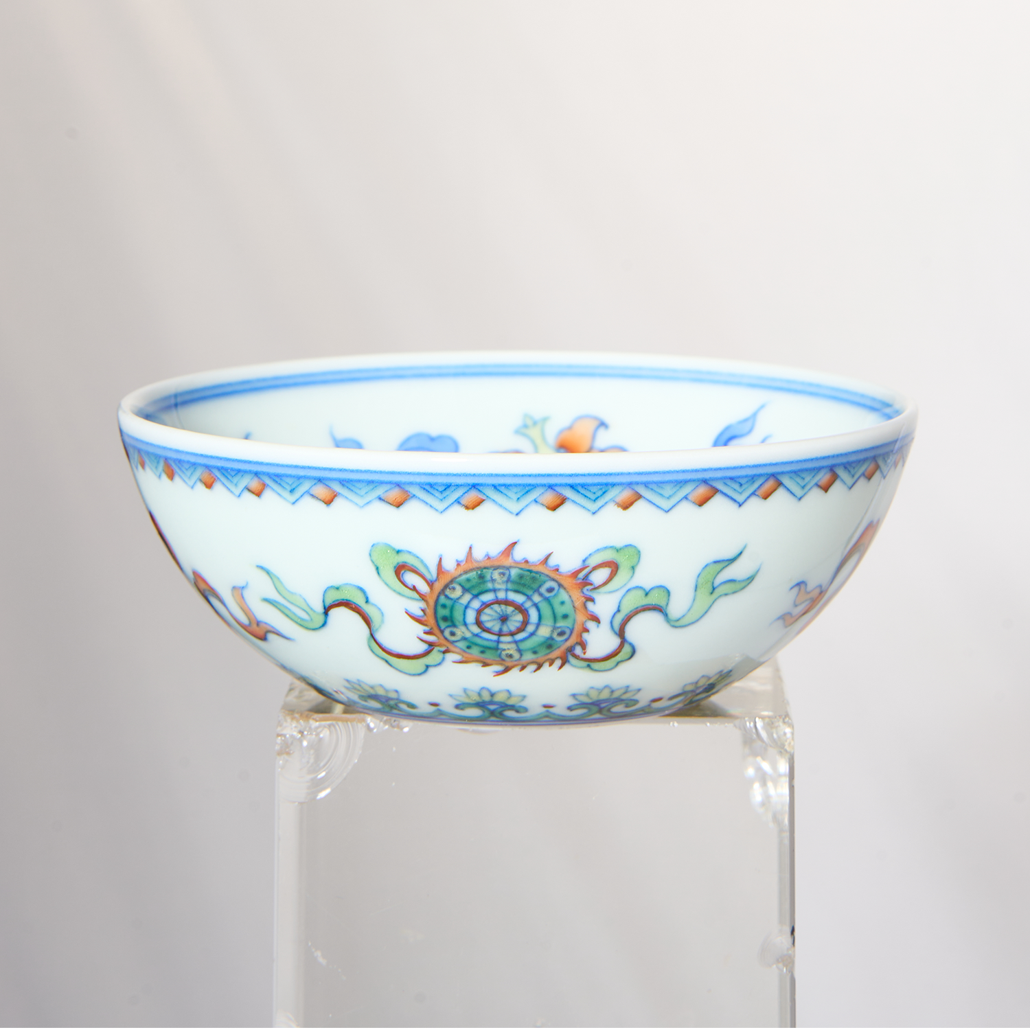 Doucai Eight Treasures Pattern Reclining Cup