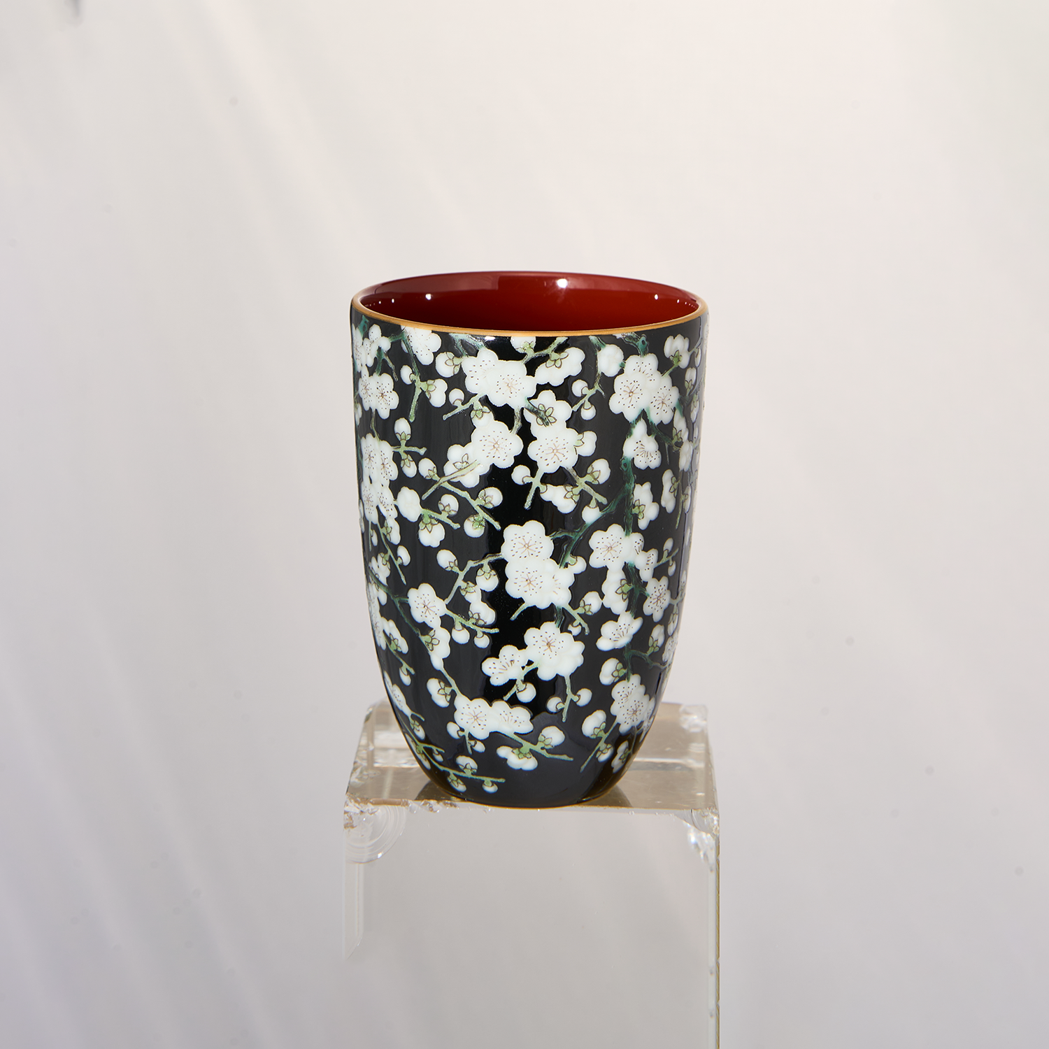 Black Ground Plum Blossom Scent Cup