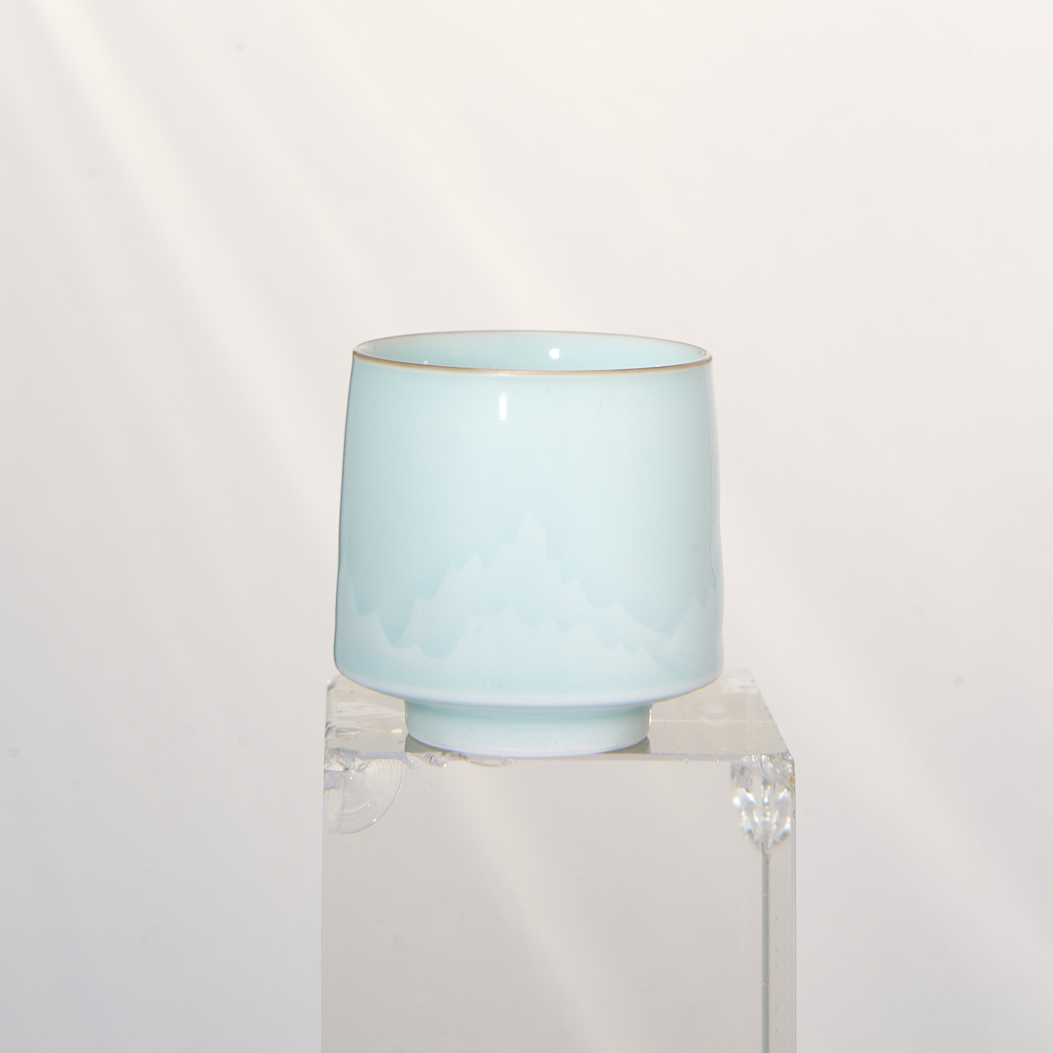 Shadow Green Glaze Mountain-view Cup