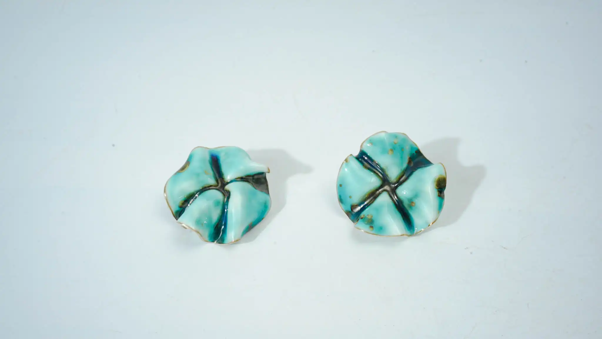 Kiln-Variation Blue Floral Edge Ceramic Earrings