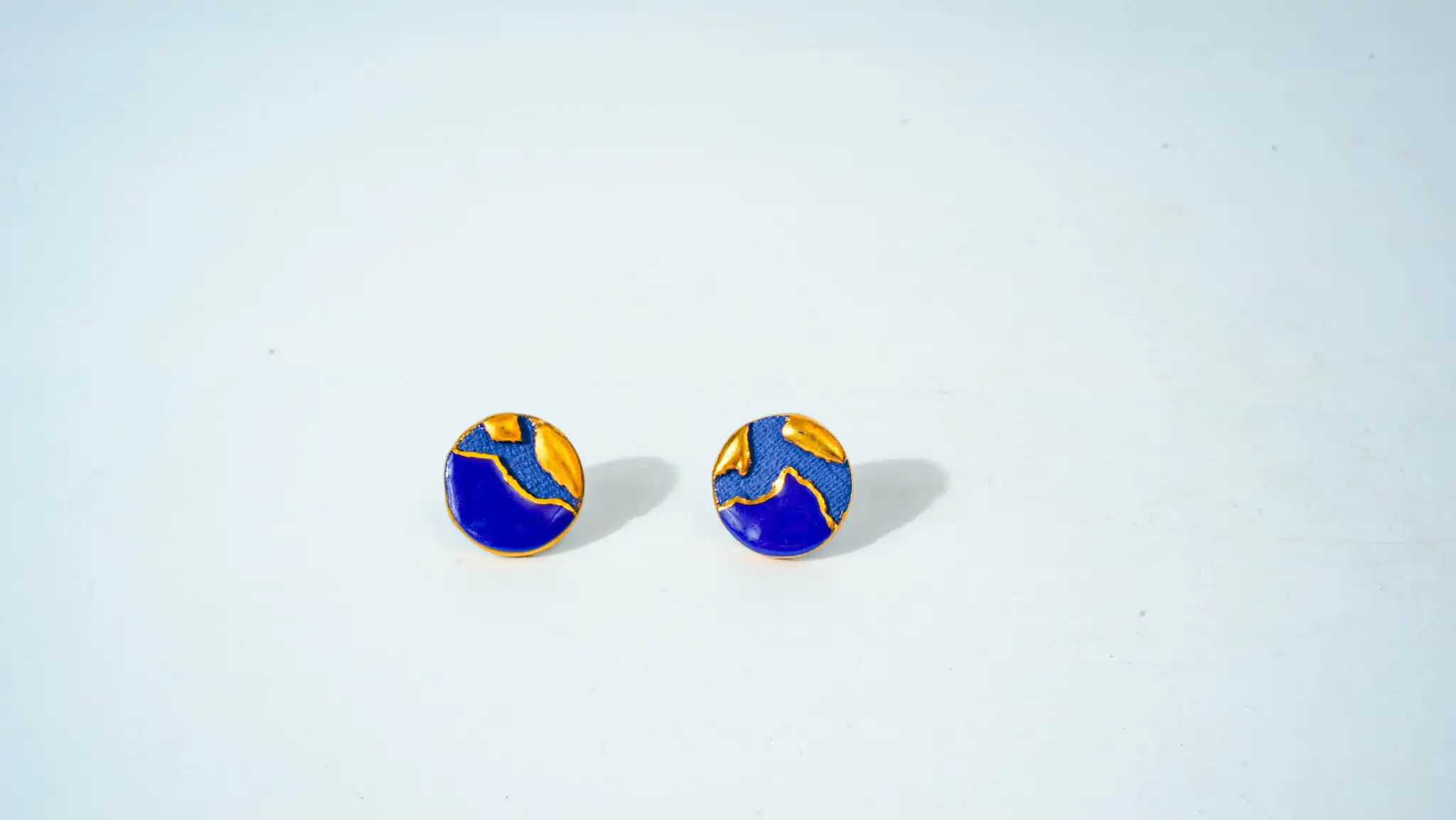 Half-Glazed Overglaze Blue & Gold Round Ceramic Earrings