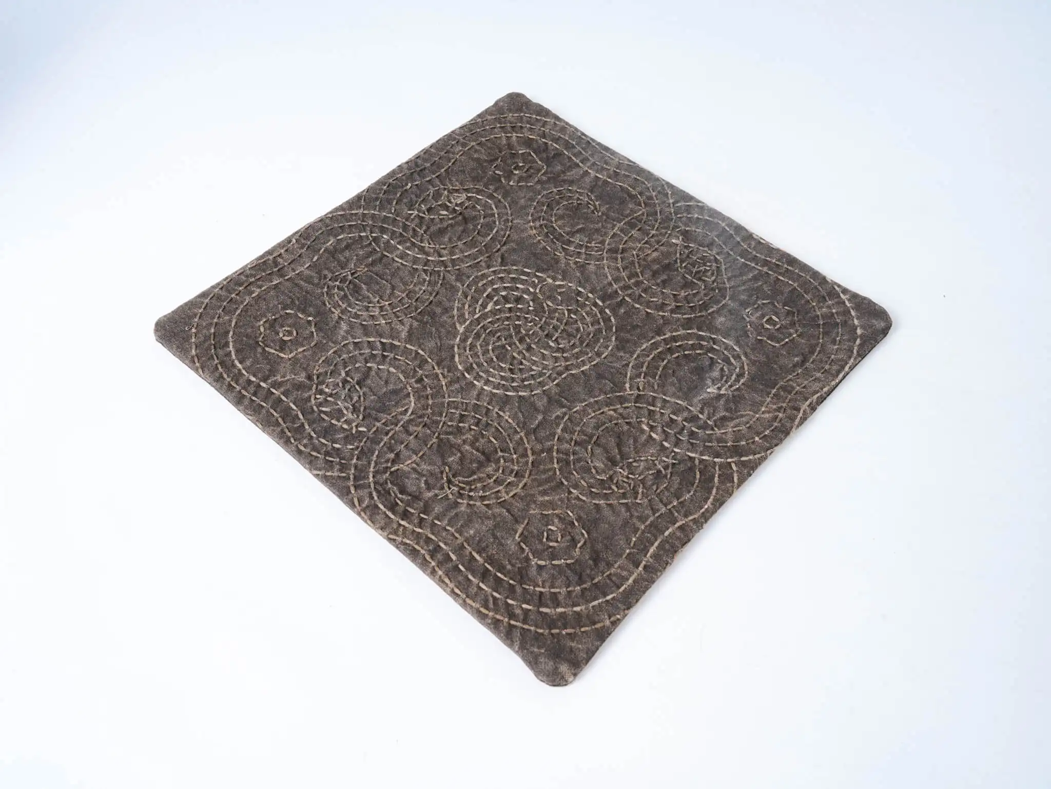 Sashiko Embroidered Persimmon-Dyed Snake Pattern Square Mat