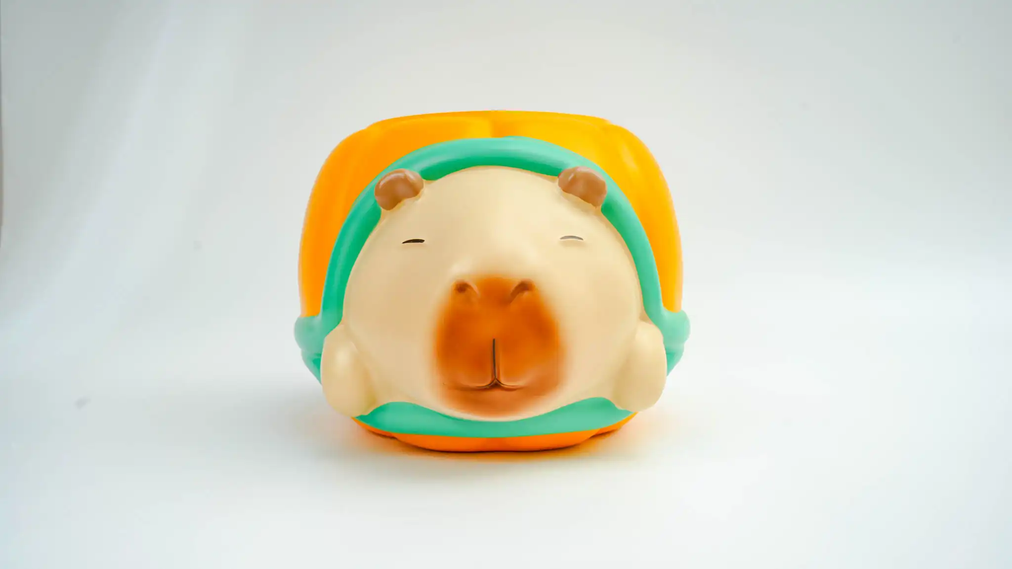 Capybara Turtle Stool Yellow
