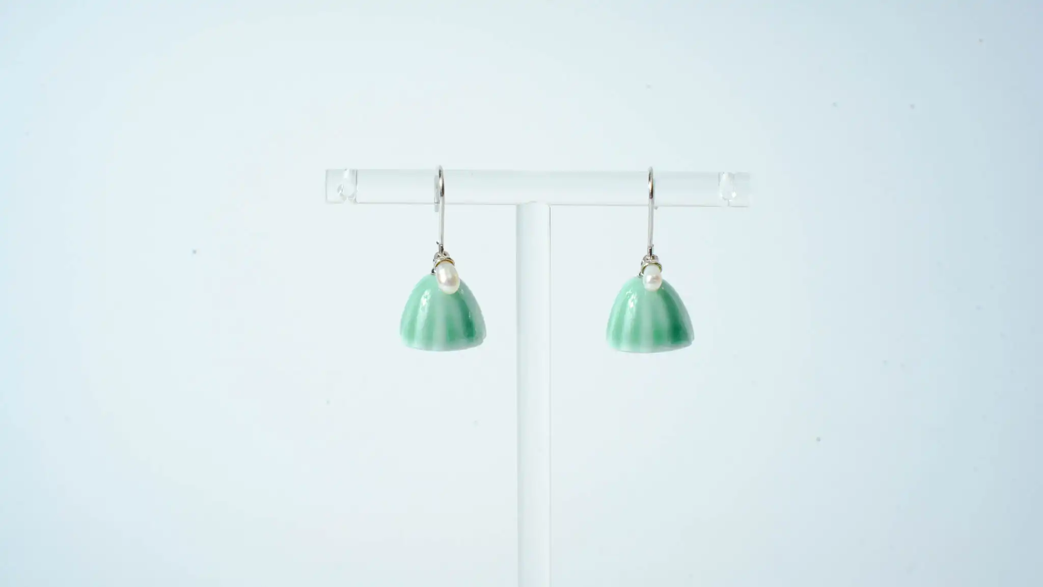 Lotus Pod 925 Silver Pearl Earrings