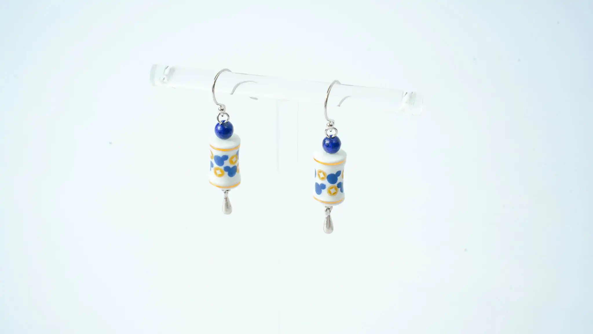 Blue & White Fortune Tube Short Earrings