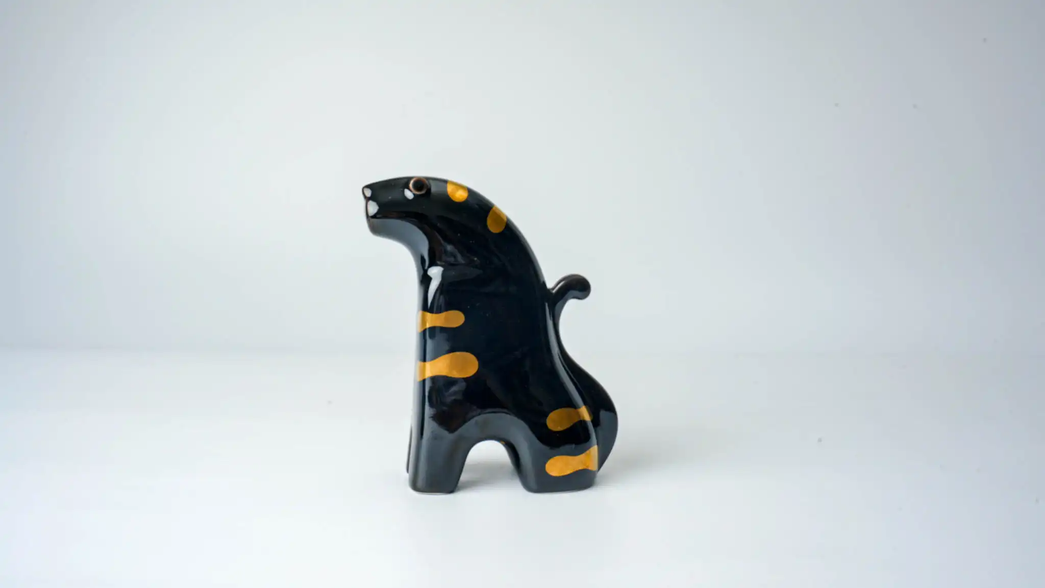 Tiger Honor Ceramic Figurine Black