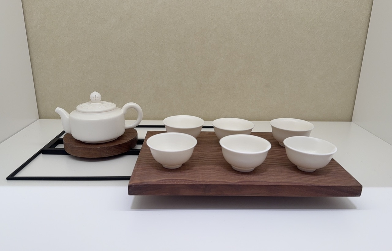 White Porcelain Zen Teapot with Ingot Cup Set