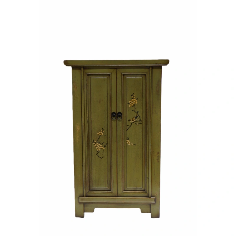 Triangle Side Closet